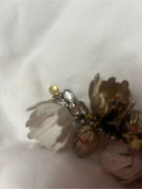 J. Crew White and Gold Floral Necklace Pendant